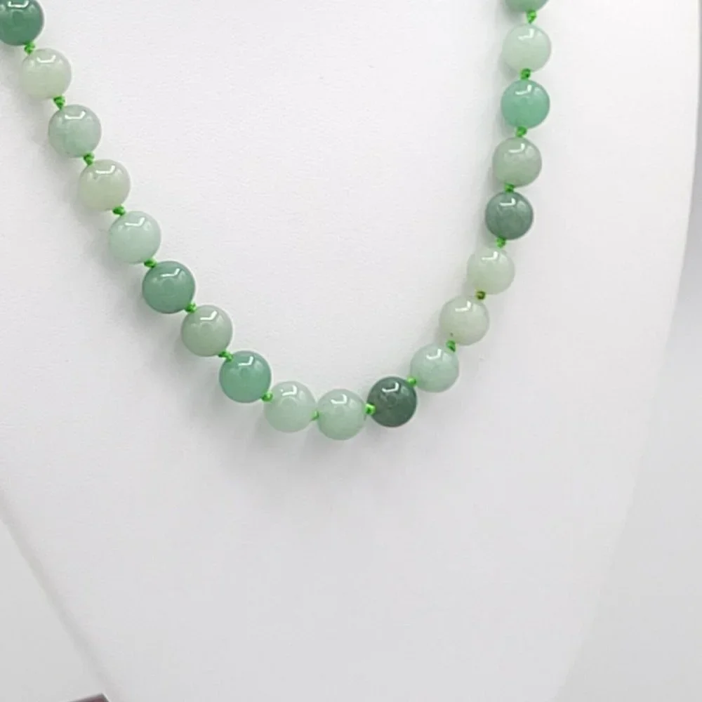Womens Light Green Aventurine Round Beaded Fashion Necklace 28 in - Picture 2 of 5